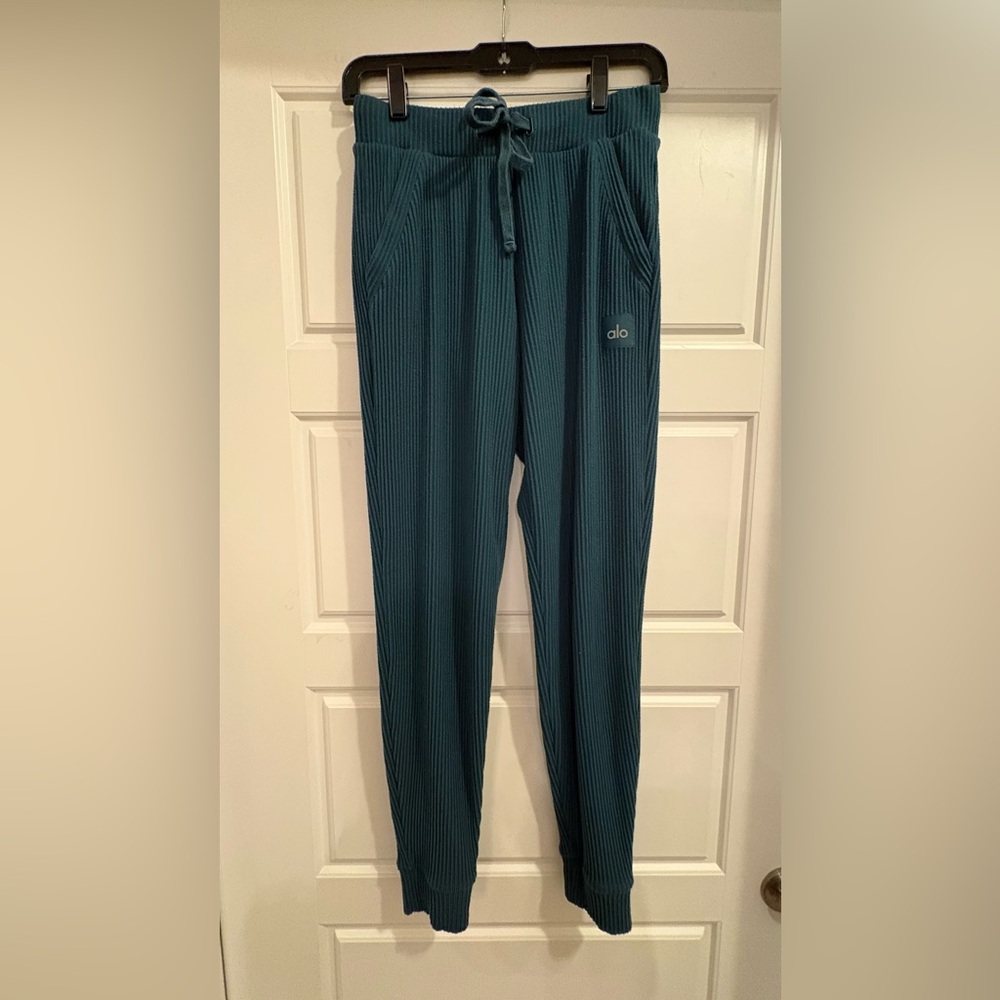 ALO Yoga Muse Midnight Green Jogger
